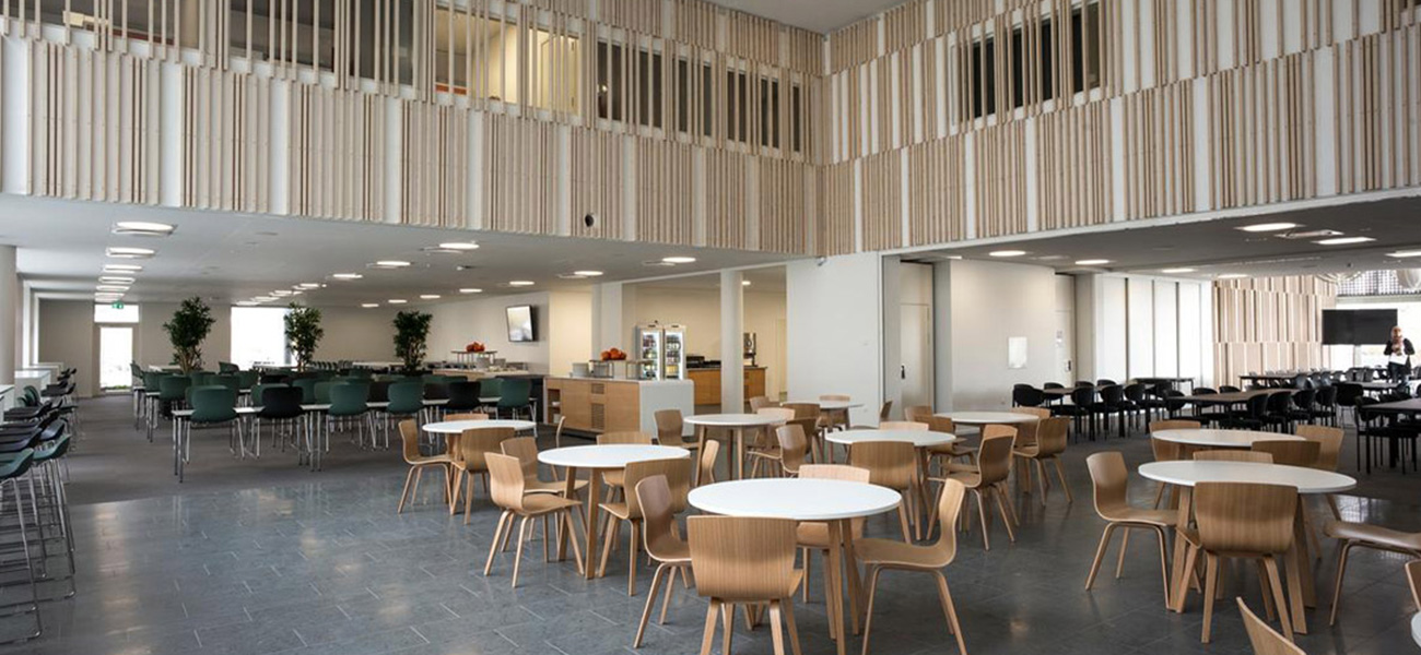 Caféen indendørs